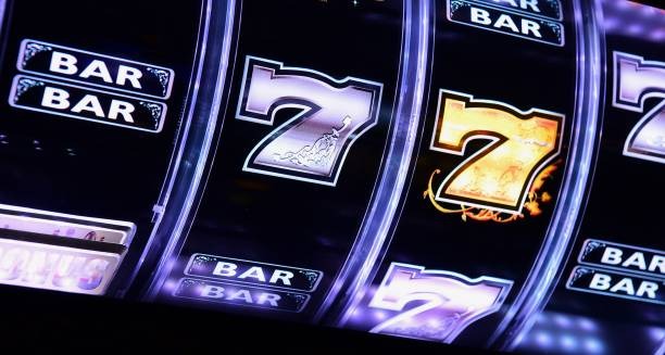 Live Dragon Tiger dealer at eduplay studio showing card positions